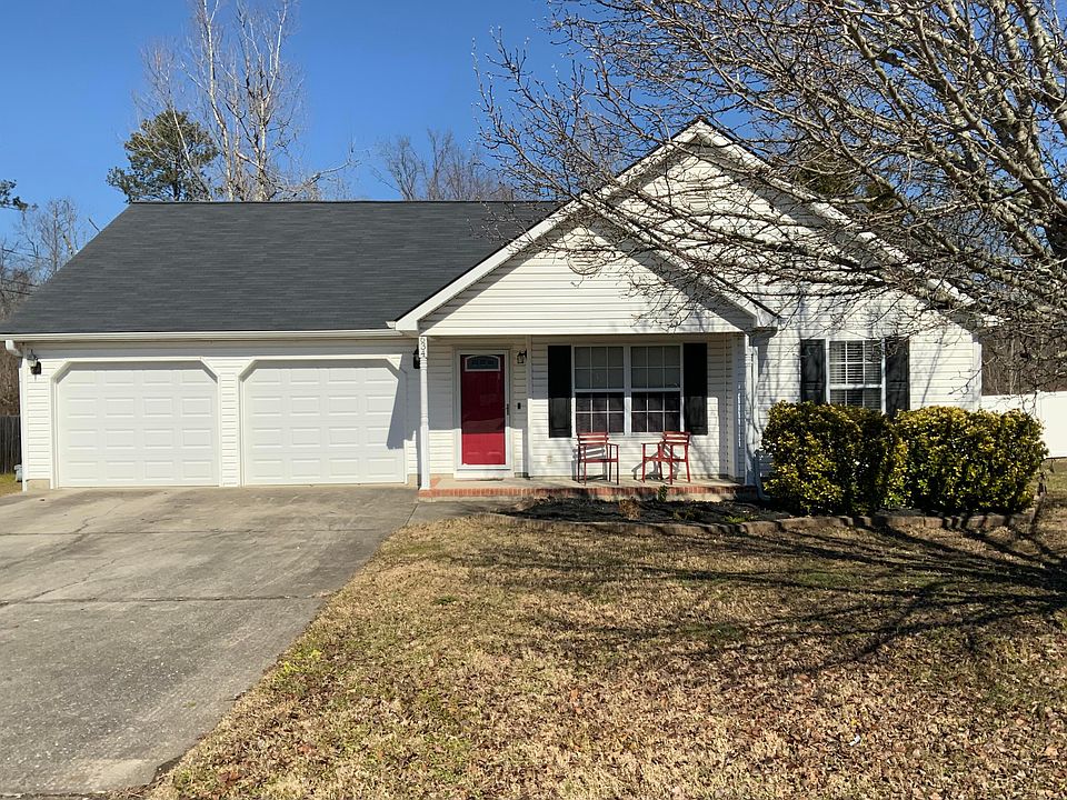 1st image of 634 N Peppercorn Ln
