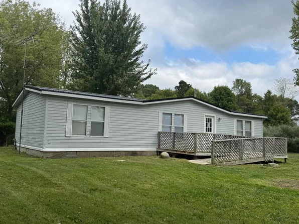 6685 Black Lake Rd, Eau Claire, MI 49111