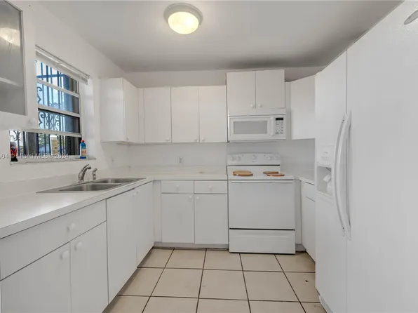 10850 W Flagler St APT D110, Miami, FL 33174