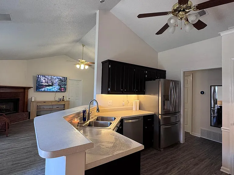 7503 Hunters Hollow Ln — Photo 5