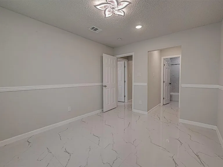 12055 Fairpoint Dr — Photo 22