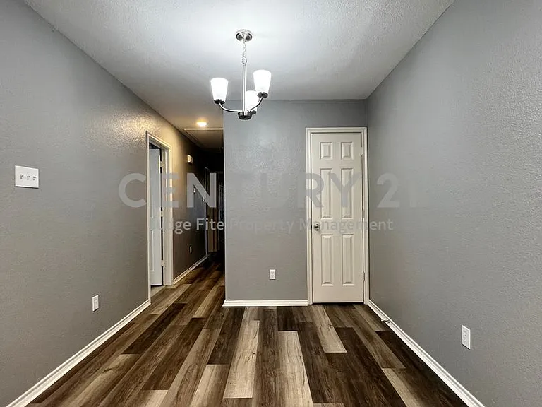 1010 S Retta St — Photo 6