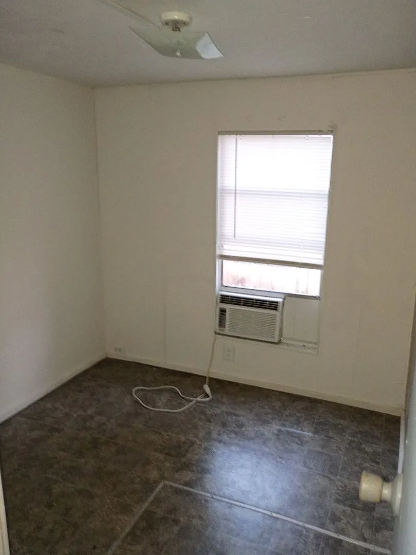2 Bedroom 1 Bathroom Mobile Home Community — Photo 4