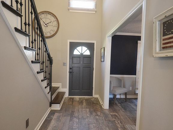 4th image of 8125 Hunters Creek Dr