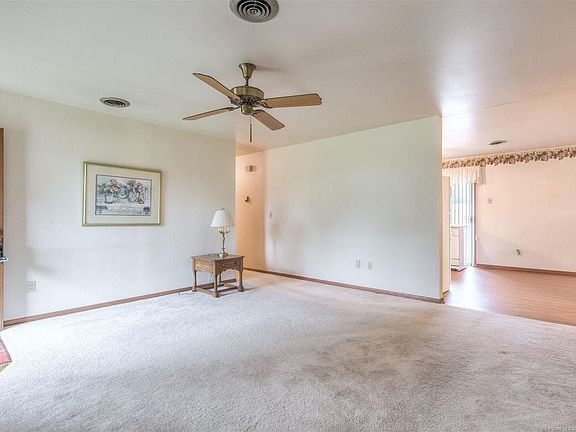 4th image of 1000 SE 12th St