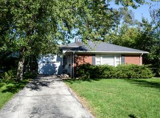 308 Southgate Dr, Northbrook, IL