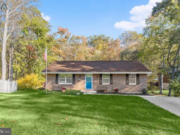 6406 Locust Ln, Sykesville, MD 21784