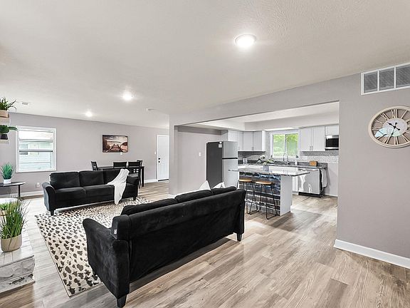 4th image of 5857 Stellhorn Rd