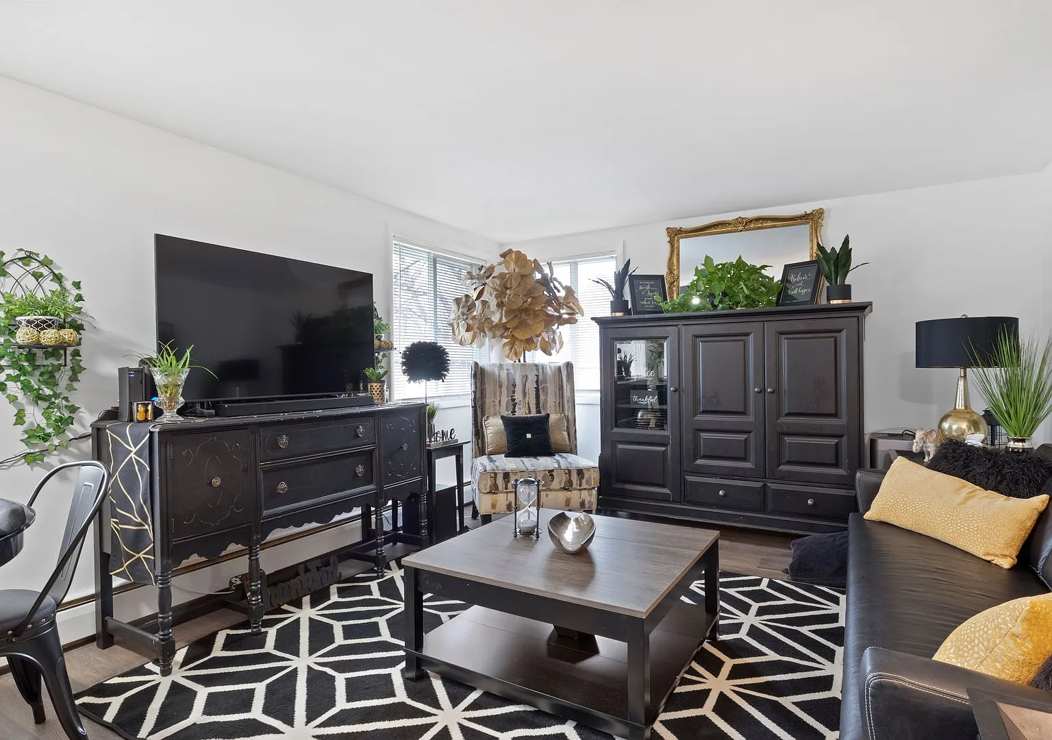 Stonewood Apartments — Photo 3