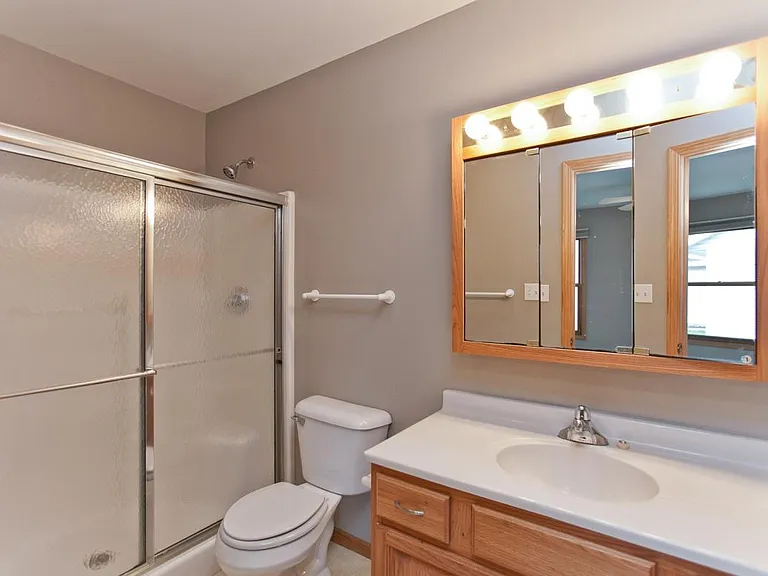 822 Ashford Dr NE — Photo 9