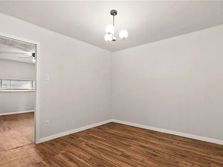 809 Shady Ln — Photo 10