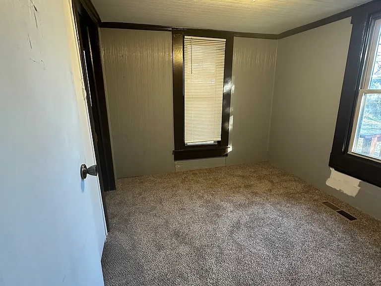 2732 W Cameron St — Photo 13