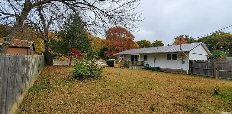 2205 Amy Ann St — Photo 17