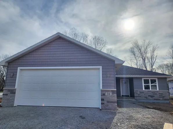 34 Ash Grove Pl, Kaukauna, WI 54130