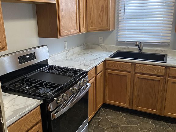 3rd image of 1004 Bedford Ave SW