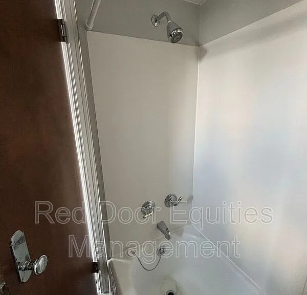 123 N Broad St #603 — Photo 9