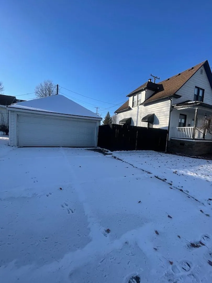 4 bedroom, 2.5 bath - Modern Home in Wyandotte! — Photo 3