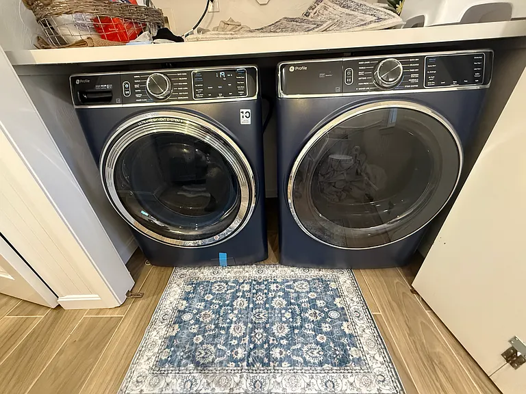 Iris Ln — Photo 10