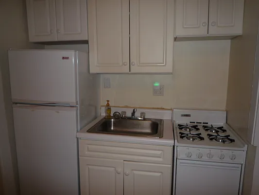 Rented by New Yorker Realty | media 6