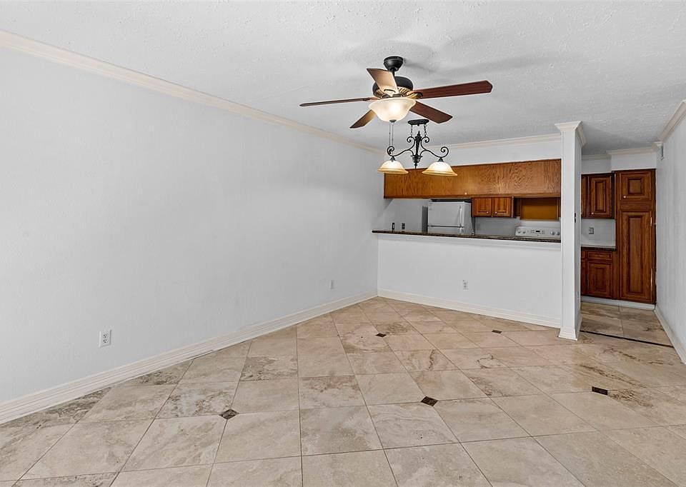 Berkley Court Condominiums 7313 Gulf Fwy Houston TX Zillow