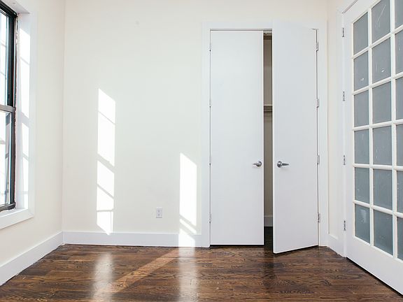 4th image of 297 Harman St #3A