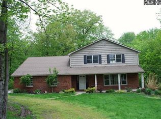 11340 Willow Hill Dr, Chesterland, OH 44026