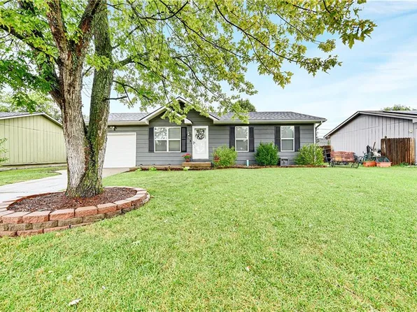 612 W Cumberland Dr, Edgerton, KS 66021