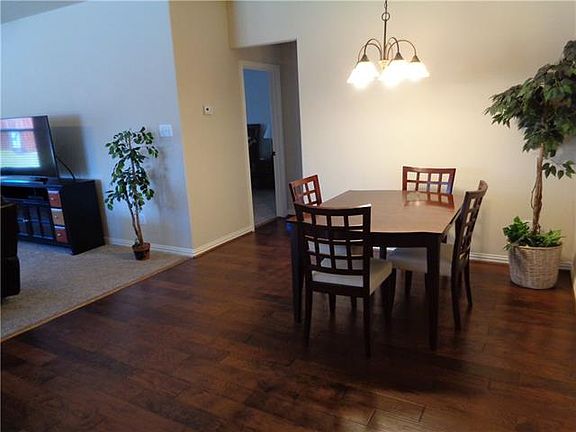 2nd image of 938 Bens Dr