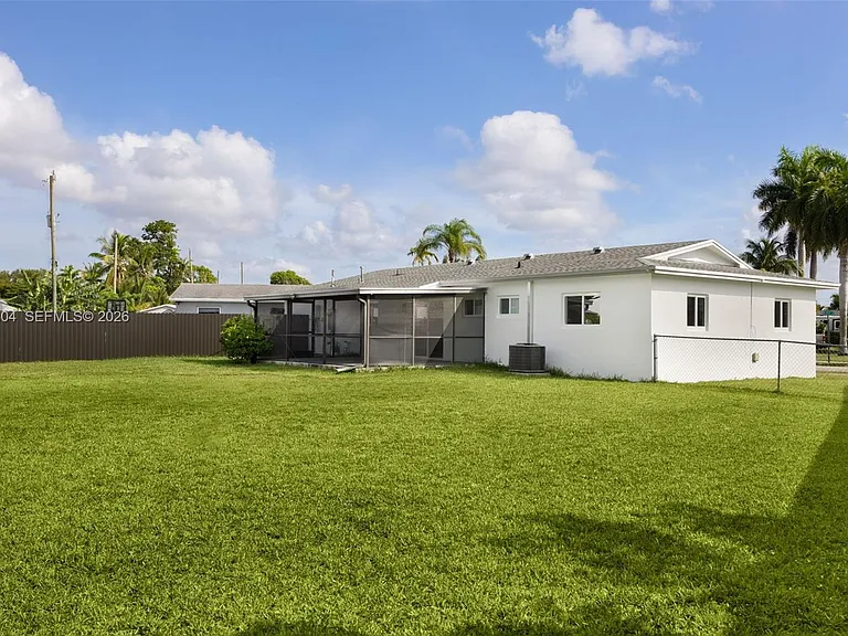 10340 SW 157th St — Photo 20
