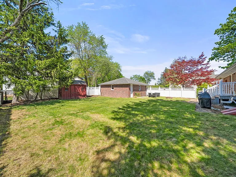 38 Carlson Ct — Photo 29