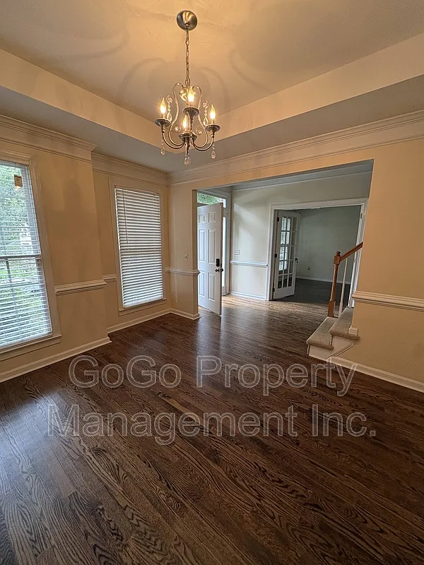 3 bed, 3.0 bath, 2400 sqft, $2,475 — Photo 4