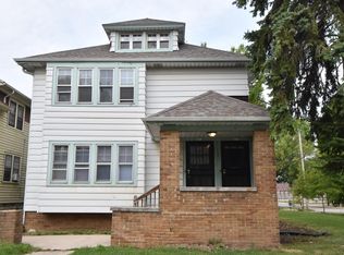 4075 N 18th St, Milwaukee, WI 53209
