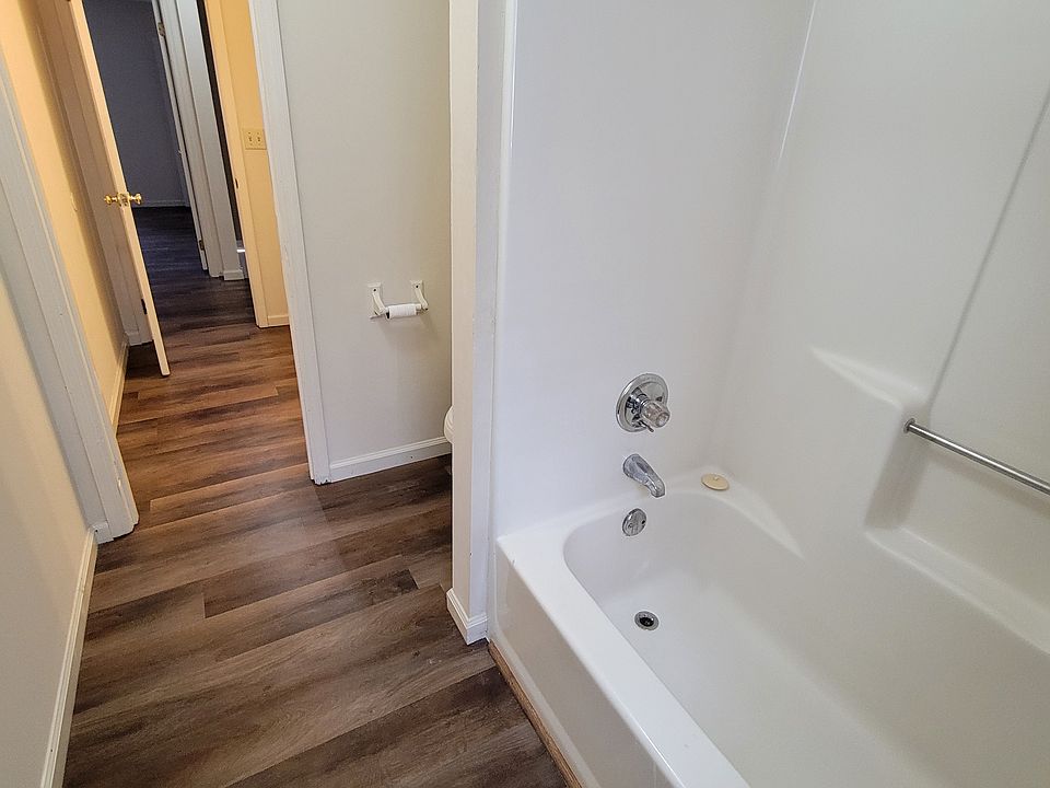 1st image of 274 Claire St