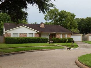 10423 Huntington Crest Dr, Houston, TX 77099