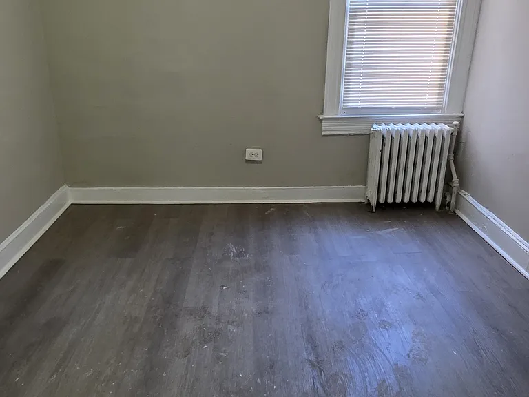 237 N Monroe St — Photo 6