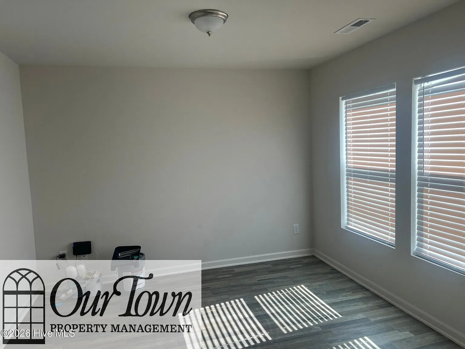5 bed, 2.5 bath, $1,995 — Photo 4