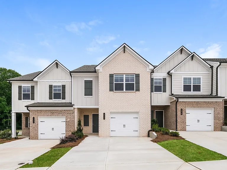 111 Basswood Ln — Photo 6