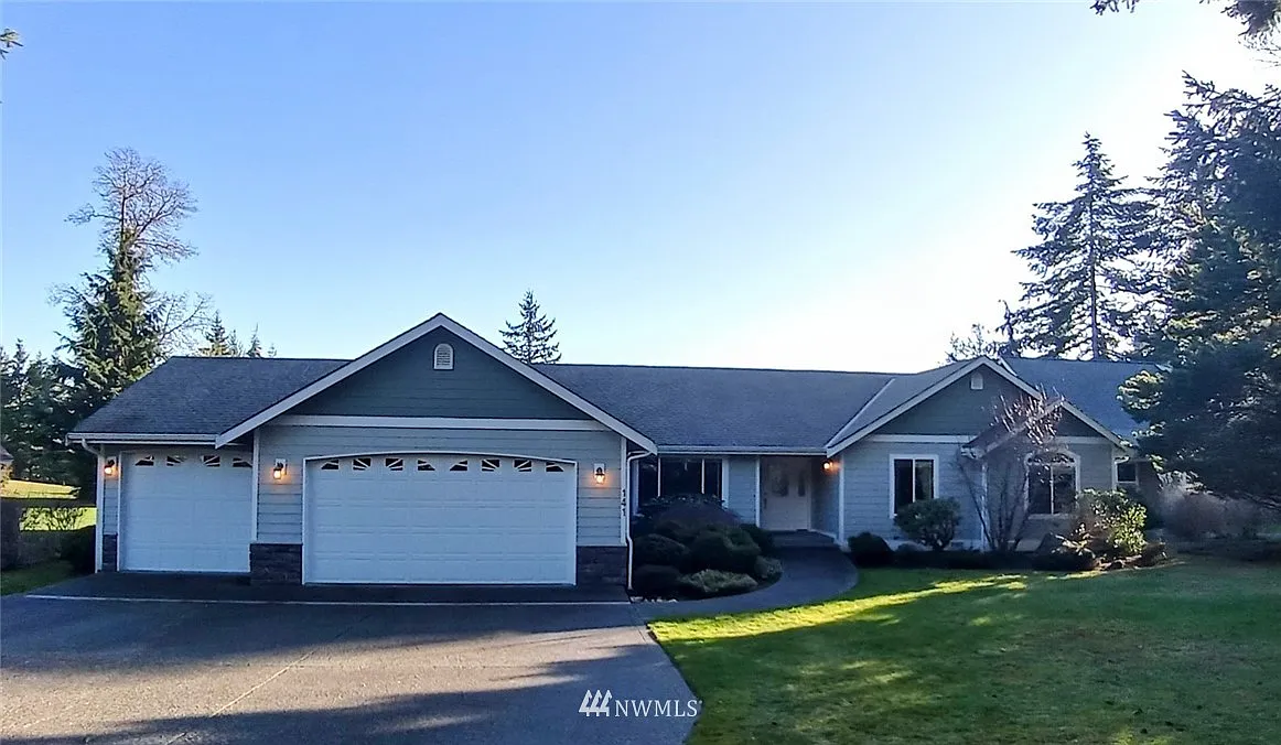 141 E Sterling Drive photo 1