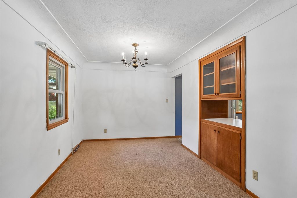 4106 43rd St, Des Moines, IA - More