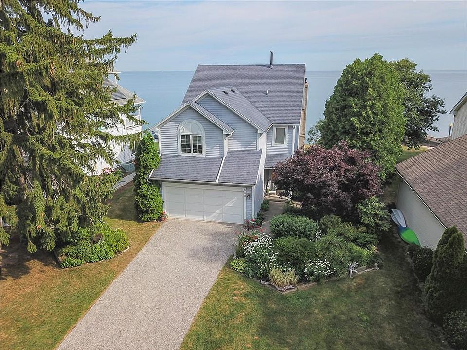 1st image of 658 Forest Lawn Dr #Pvt