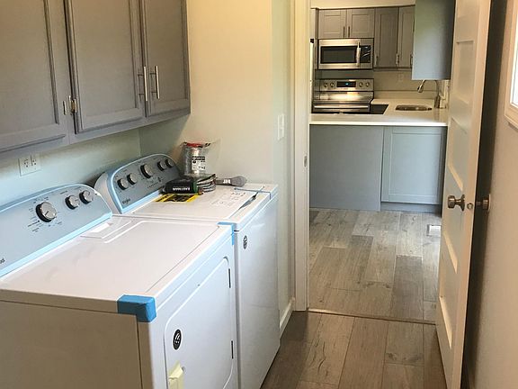 5th image of 325 W Alden Pl