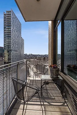 Rented by Corcoran | media 21