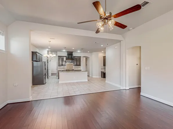 6723 Capistrano St, Irving, TX 75039