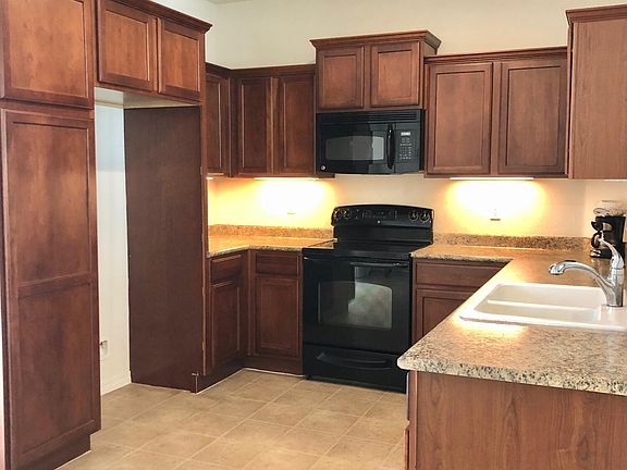 3rd image of 2207 W LE MARCHE Avenue