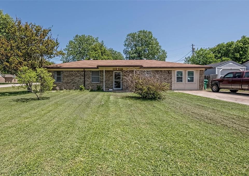 1st image of 1011 Dayton Dr