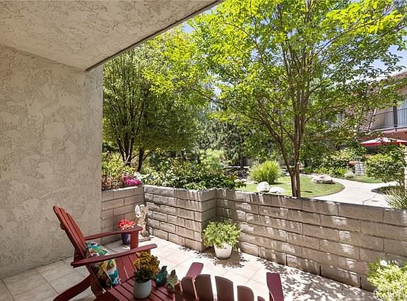 4th image of 5202 W 190th St