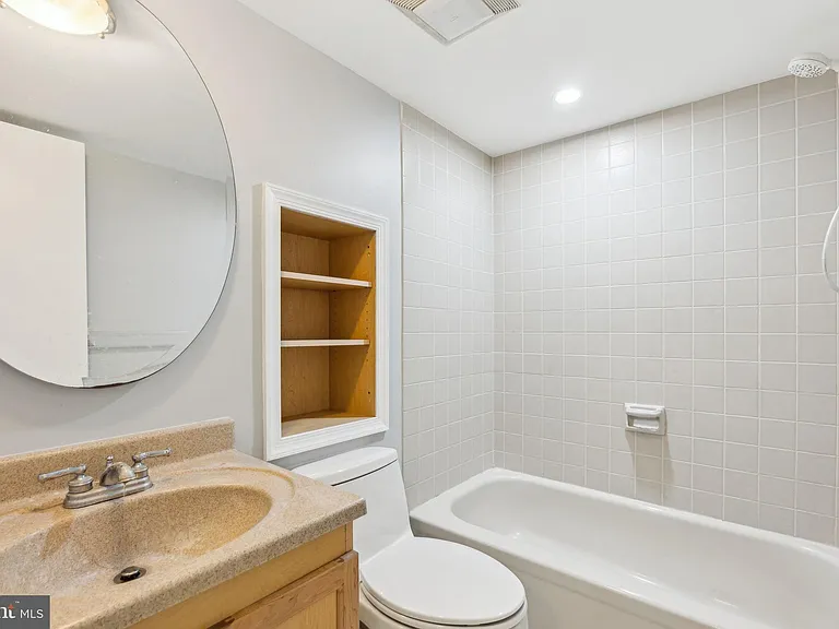 2028 Arch St — Photo 14