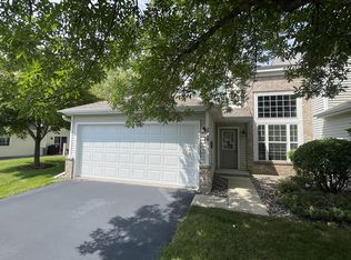 2734 Wagon Wheel Trl, Chaska, MN 55318
