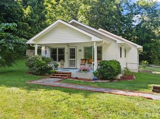 9130 Double Island Rd, Green Mountain, NC 28740