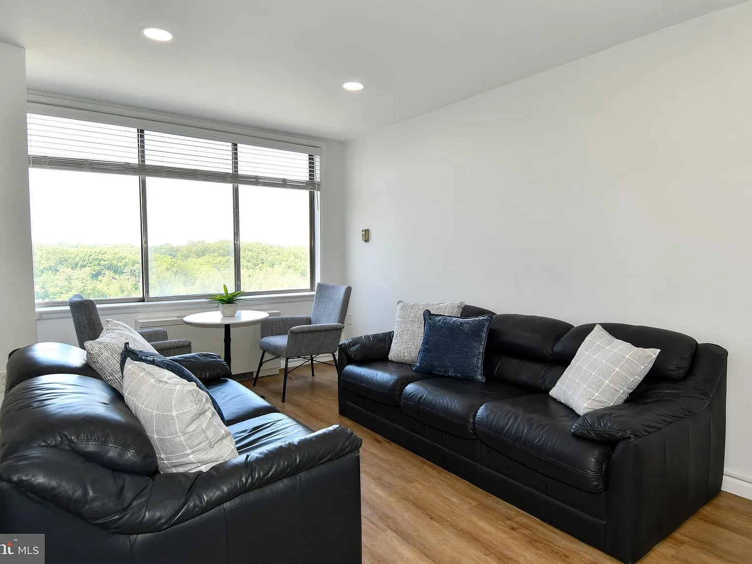 Studio, 1.0 bath, 356 sqft, $1,695 — Photo 4